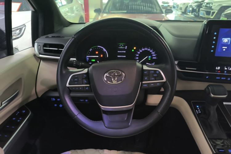 Used Toyota SIENNA 2021 2.5L Hybrid Luxury Edition Steering Wheel