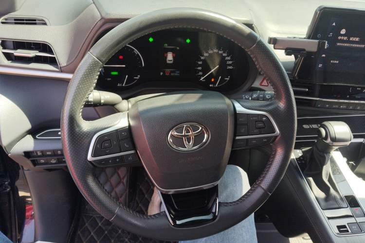 Used Toyota SIENNA 2021 2.5L Hybrid Premium Edition Steering Wheel