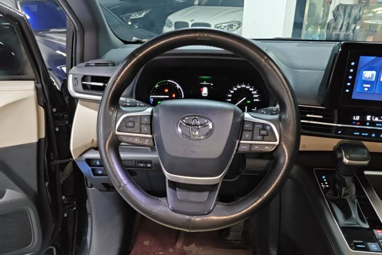 Used Toyota SIENNA 2021 2.5L Hybrid Luxury Edition Steering Wheel