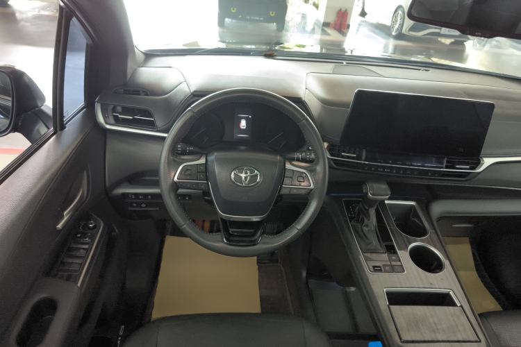 Used Toyota SIENNA 2021 2.5L Hybrid Premium Edition Steering Wheel