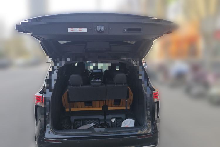 Used Toyota SIENNA 2021 2.5L Hybrid Premium Edition Trunk