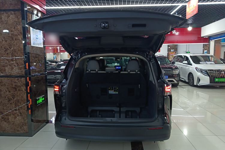 Used Toyota SIENNA 2021 2.5L Hybrid Comfort Edition Trunk