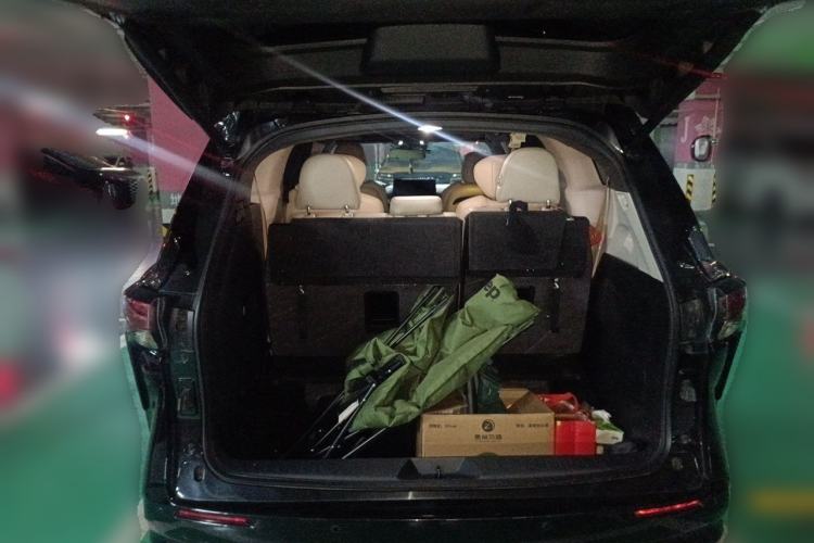 Used Toyota SIENNA 2021 2.5L Hybrid Ultimate Edition Trunk