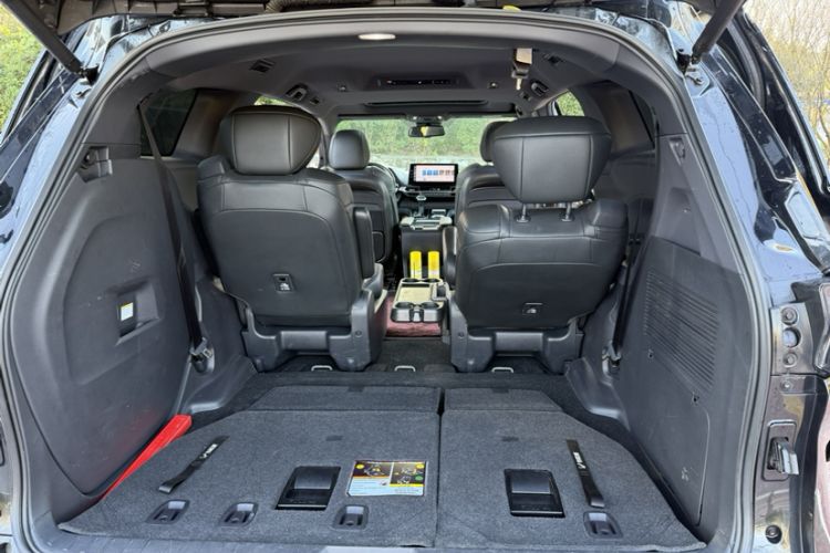 Used Toyota SIENNA 2021 2.5L Hybrid Premium Edition Trunk