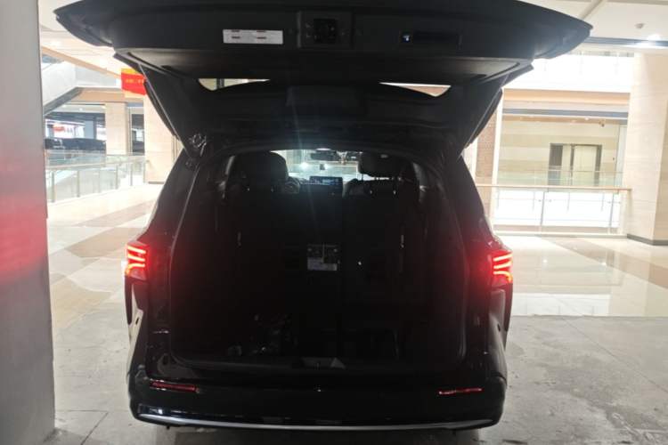 Used Toyota SIENNA 2021 2.5L Hybrid Platinum Edition Trunk