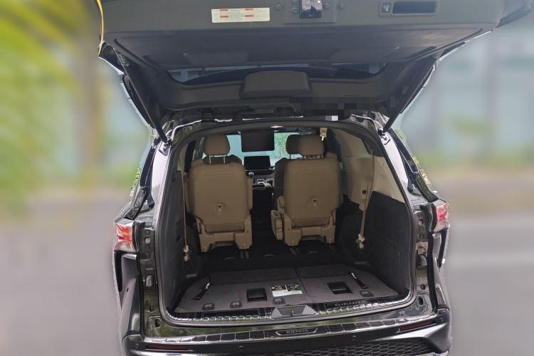 Used Toyota SIENNA 2021 2.5L Hybrid Luxury Edition Trunk