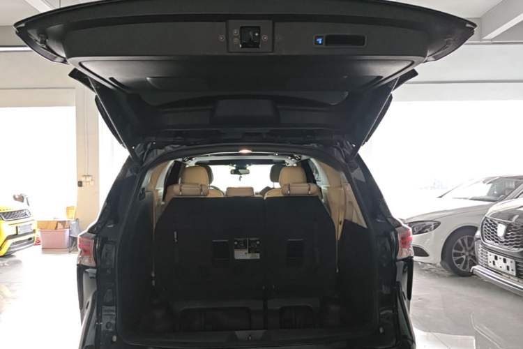Used Toyota SIENNA 2021 2.5L Hybrid Luxury Edition Trunk