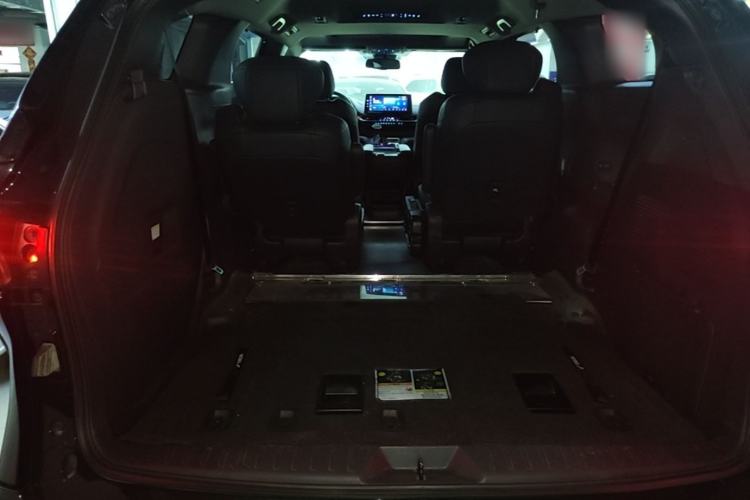 Used Toyota SIENNA 2021 2.5L Hybrid Premium Edition Trunk