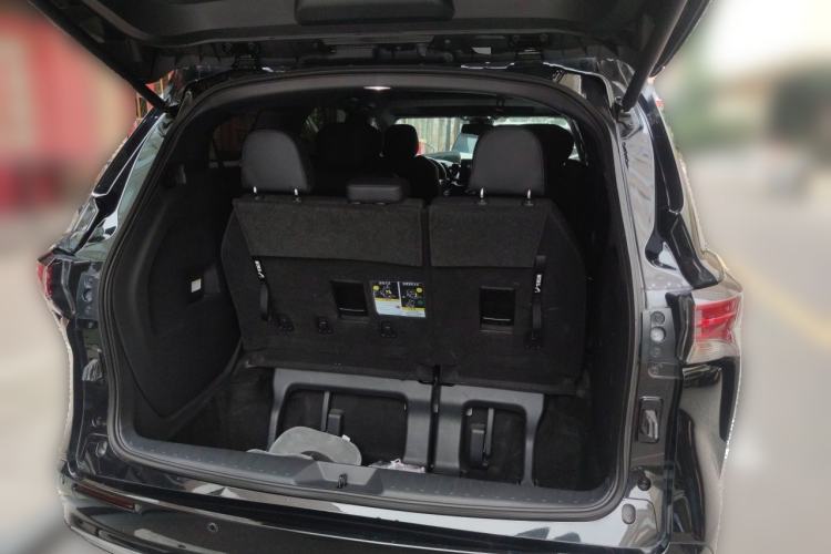 Used Toyota SIENNA 2021 2.5L Hybrid Premium Edition Trunk