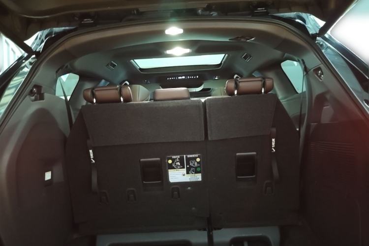 Used Toyota SIENNA 2021 2.5L Hybrid Platinum Edition Trunk