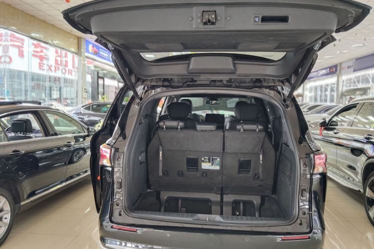 Used Toyota SIENNA 2021 2.5L Hybrid Premium Edition Trunk