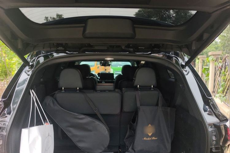 Used Toyota SIENNA 2021 2.5L Hybrid Premium Edition Trunk