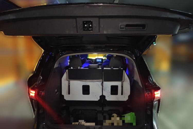 Used Toyota SIENNA 2021 2.5L Hybrid Comfort Edition Trunk