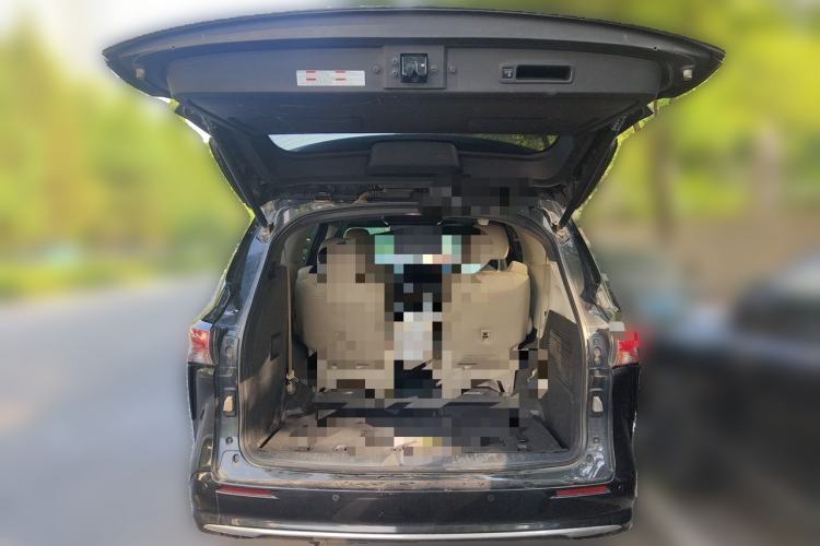 Used Toyota SIENNA 2021 2.5L Hybrid Luxury Edition Trunk