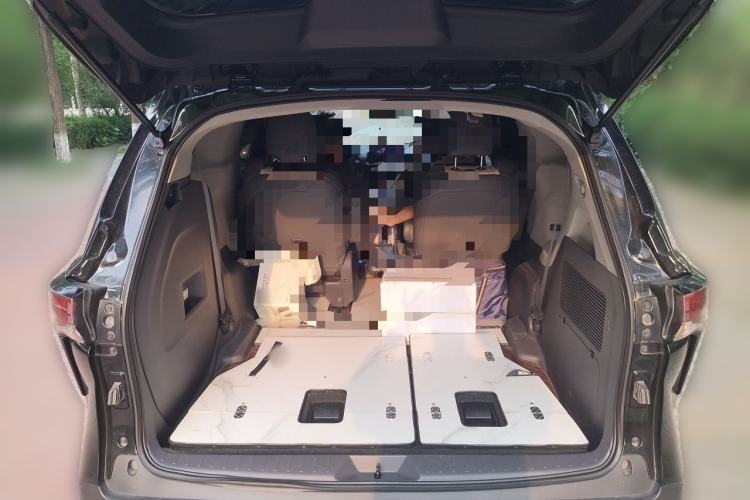 Used Toyota SIENNA 2021 2.5L Hybrid Comfort Edition Trunk
