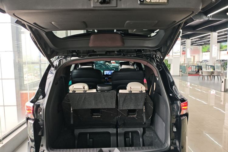 Used Toyota SIENNA 2021 2.5L Hybrid Comfort Edition Trunk