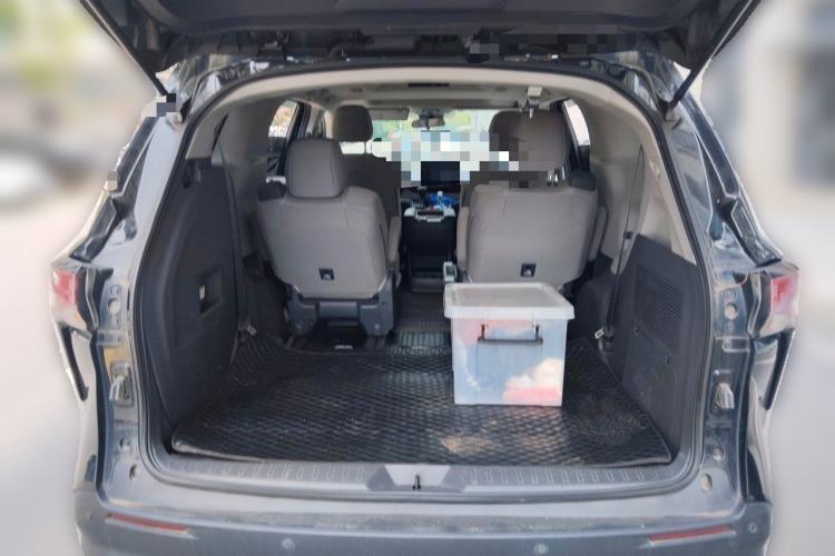Used Toyota SIENNA 2021 2.5L Hybrid Comfort Edition Trunk