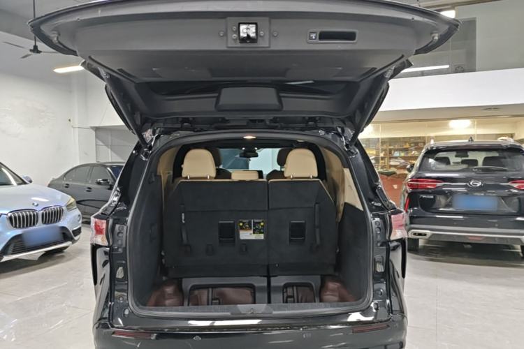 Used Toyota SIENNA 2021 2.5L Hybrid Luxury Edition Trunk
