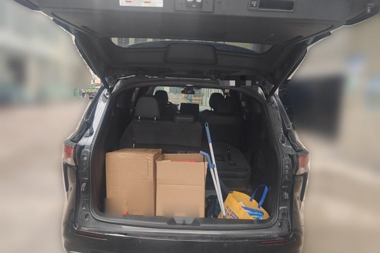 Used Toyota SIENNA 2021 2.5L Hybrid Luxury Edition Trunk