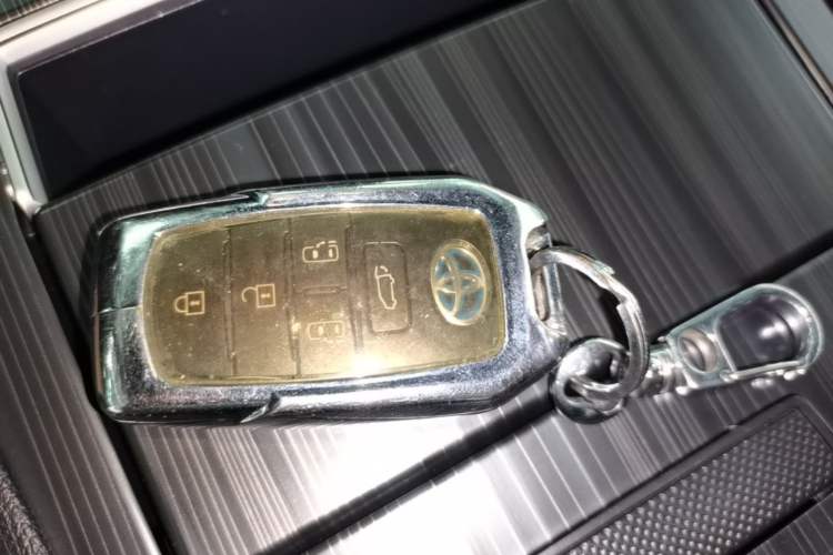 Used Toyota SIENNA 2021 2.5L Hybrid Premium Edition Vehicle Key