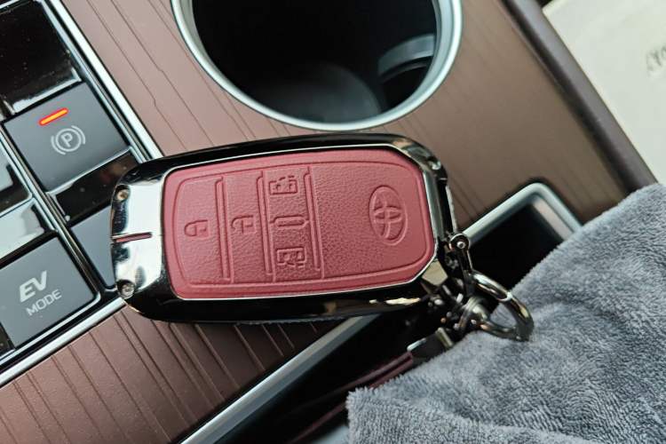 Used Toyota SIENNA 2021 2.5L Hybrid Comfort Edition Vehicle Key