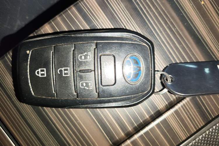 Used Toyota SIENNA 2021 2.5L Hybrid Ultimate Edition Vehicle Key