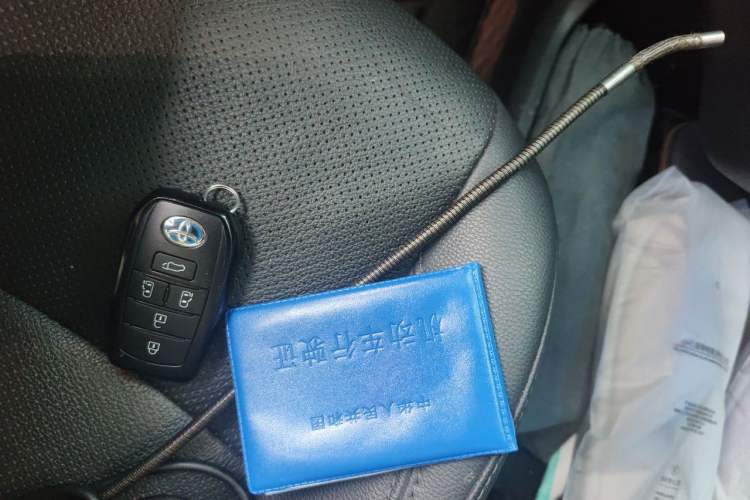 Used Toyota SIENNA 2021 2.5L Hybrid Premium Edition Vehicle Key