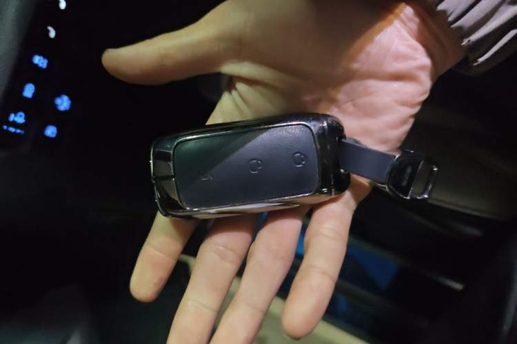 Used Toyota SIENNA 2021 2.5L Hybrid Comfort Edition Vehicle Key