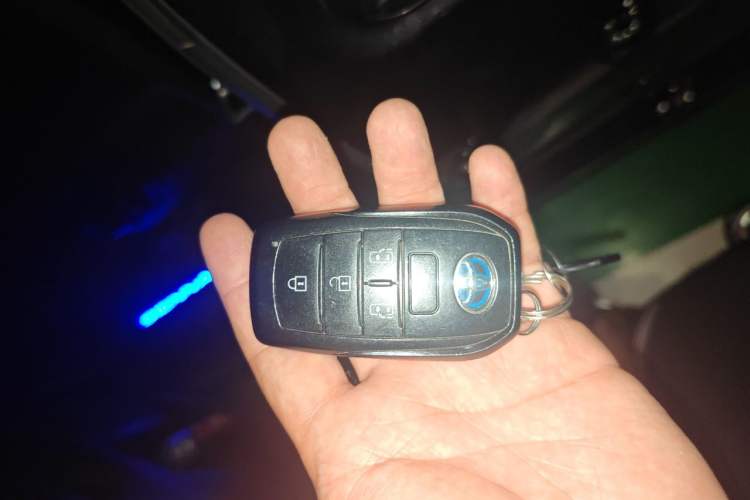 Used Toyota SIENNA 2021 2.5L Hybrid Premium Edition Vehicle Key