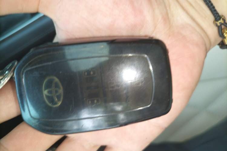 Used Toyota SIENNA 2021 2.5L Hybrid Comfort Edition Vehicle Key