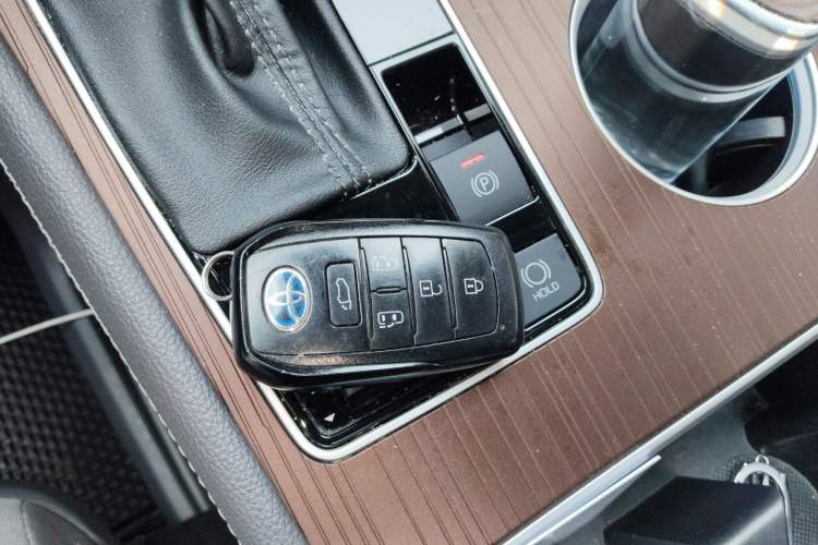 Used Toyota SIENNA 2021 2.5L Hybrid Comfort Edition Vehicle Key