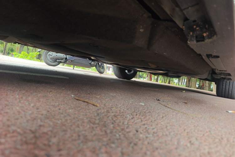 Used Toyota SIENNA  Chassis Front Left