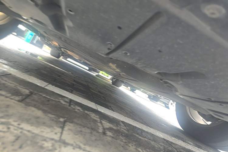 Used Toyota SIENNA 2021 2.5L Hybrid Platinum Edition Chassis Front