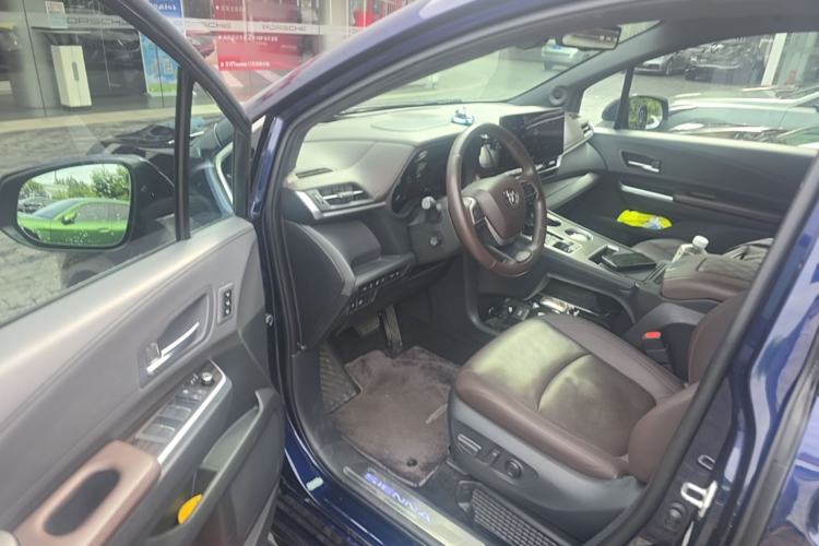Used Toyota SIENNA 2021 2.5L Hybrid Platinum Edition Driver Seat