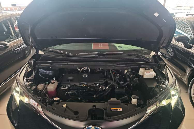 Used Toyota SIENNA 2021 2.5L Hybrid Comfort Edition Engine Bay