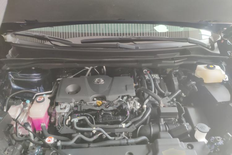 Used Toyota SIENNA 2021 2.5L Hybrid Platinum Edition Engine Bay