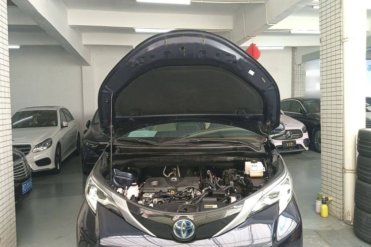 Used Toyota SIENNA 2021 2.5L Hybrid Luxury Edition Engine Bay