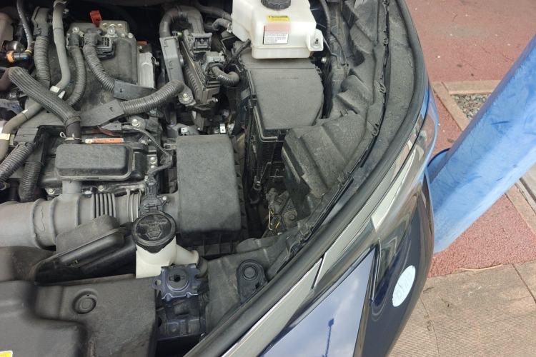 Used Toyota SIENNA  Engine Bay Left