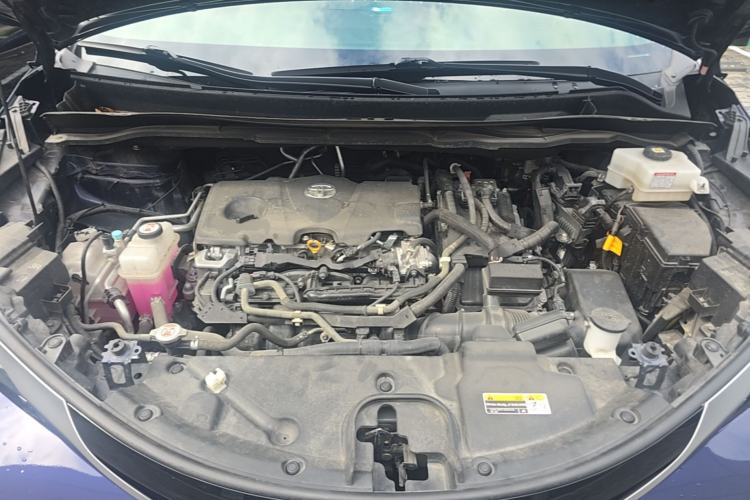 Used Toyota SIENNA 2021 2.5L Hybrid Platinum Edition Engine Bay