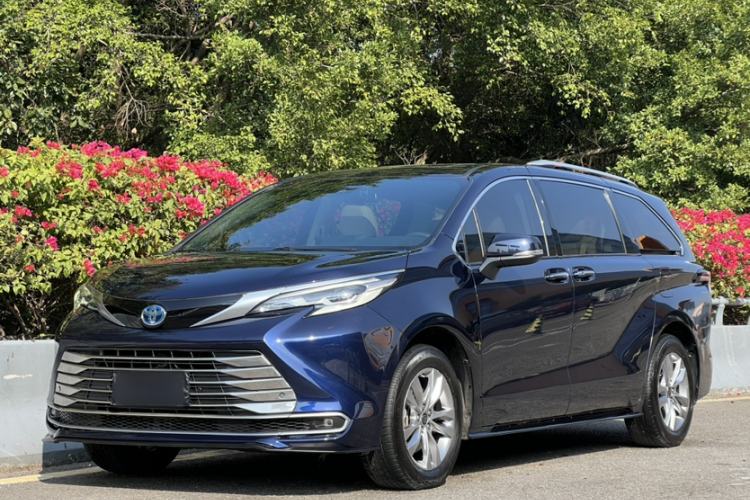 Used Toyota SIENNA 2021 2.5L Hybrid Ultimate Edition Exterior 1
