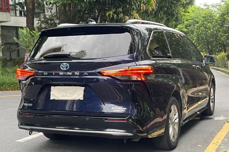 Used Toyota SIENNA 2021 2.5L Hybrid Platinum Edition Exterior 1