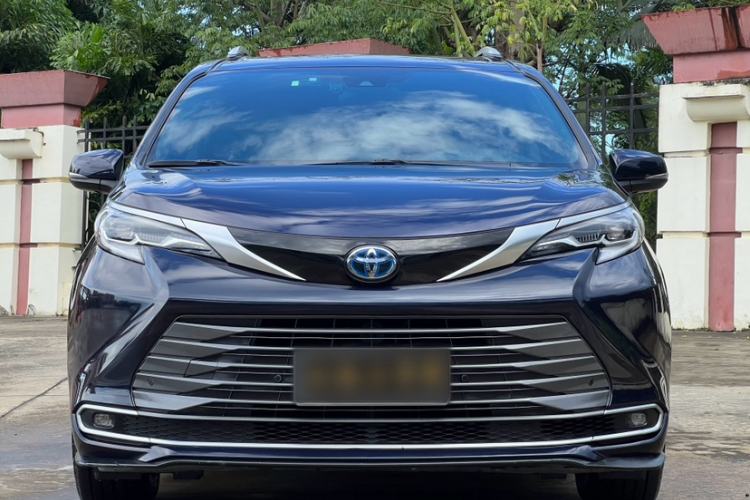 Used Toyota SIENNA 2021 2.5L Hybrid Luxury Edition Exterior 1