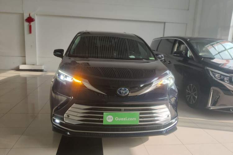 Used Toyota SIENNA 2021 2.5L Hybrid Platinum Edition Exterior 1