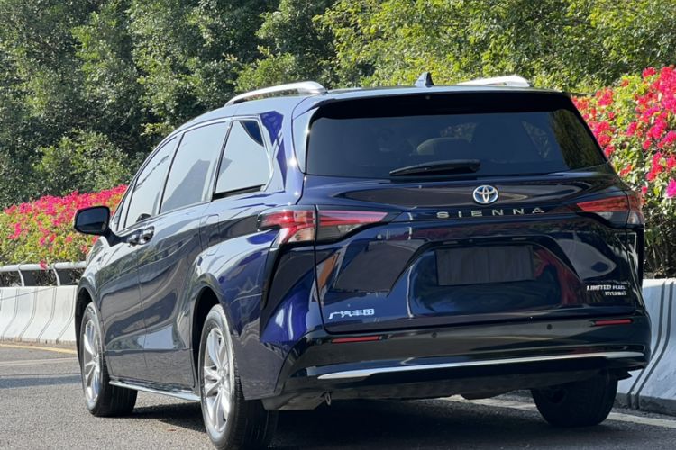 Used Toyota SIENNA 2021 2.5L Hybrid Ultimate Edition Exterior 10