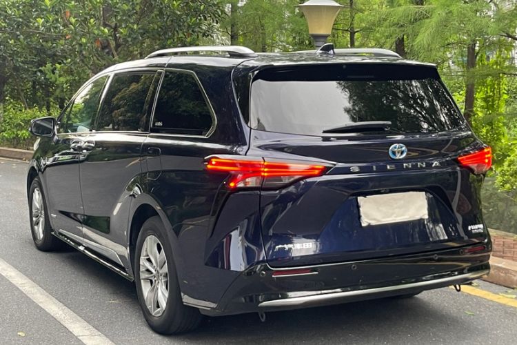 Used Toyota SIENNA 2021 2.5L Hybrid Platinum Edition Exterior 3