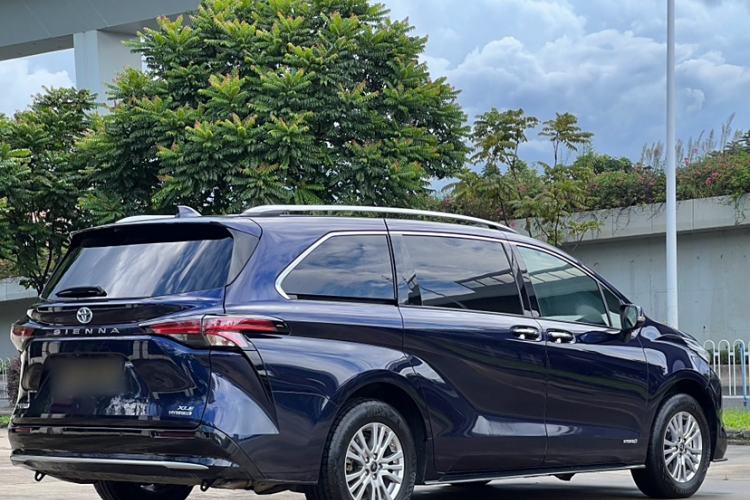 Used Toyota SIENNA 2021 2.5L Hybrid Luxury Edition Exterior 3