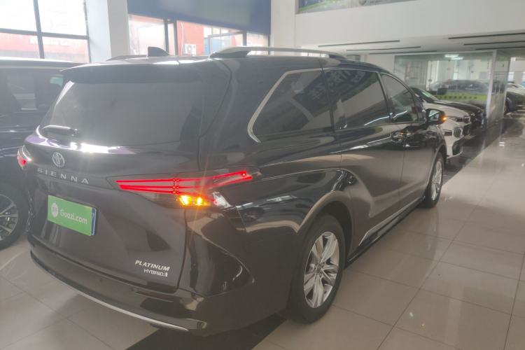 Used Toyota SIENNA 2021 2.5L Hybrid Platinum Edition Exterior 5