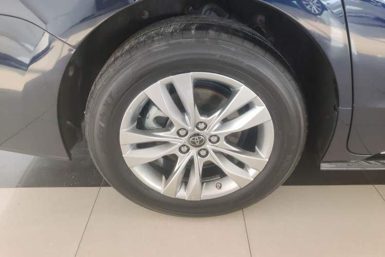 Used Toyota SIENNA 2021 2.5L Hybrid Platinum Edition Exterior 8