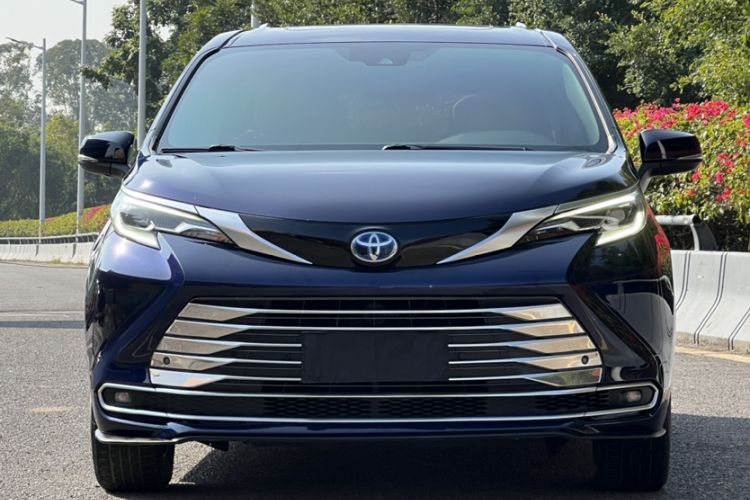 Used Toyota SIENNA 2021 2.5L Hybrid Ultimate Edition Exterior 9