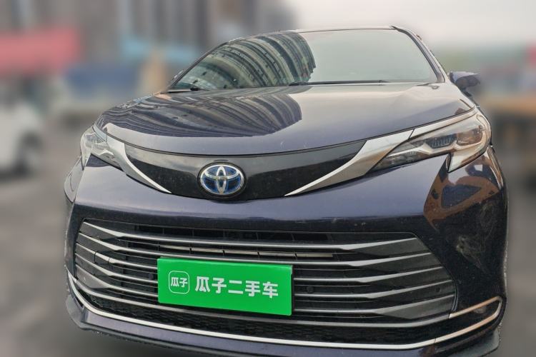 Used Toyota SIENNA 2021 2.5L Hybrid Luxury Edition Front